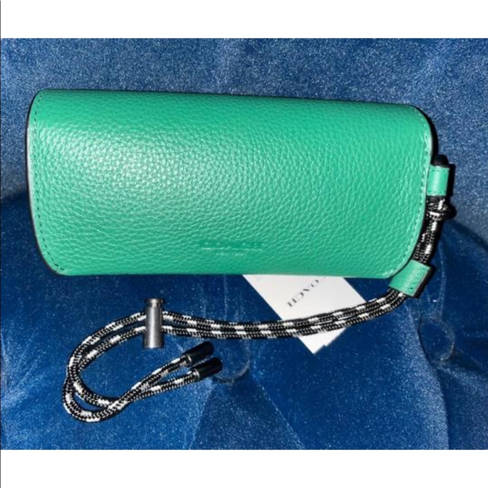 Authentic Coach Green Leather Sunglass Case - Picture 2 of 4